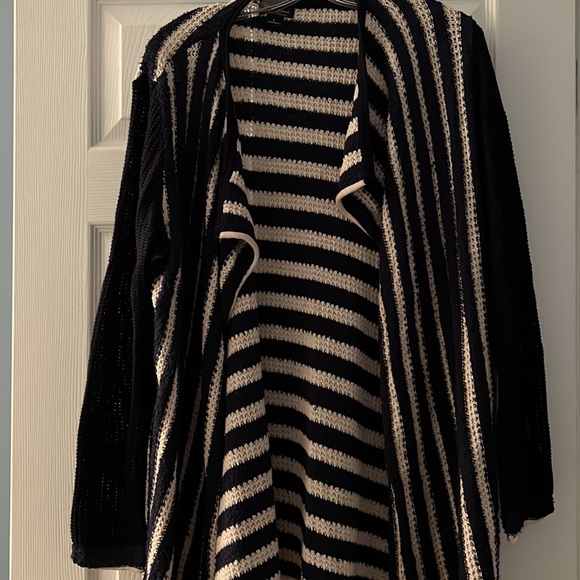 Lucky Brand cardigan - Picture 2 of 2